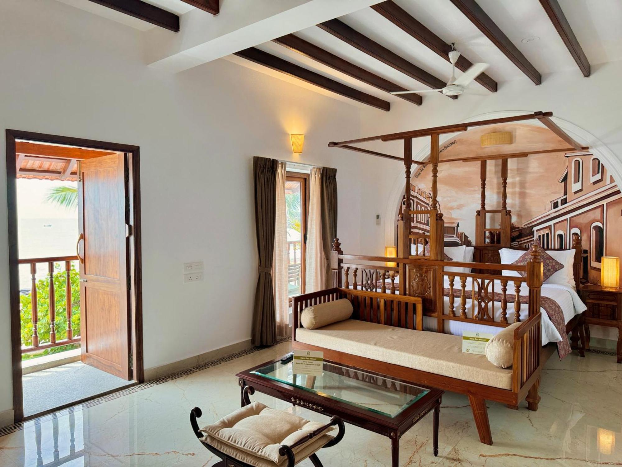 La Plage Seaview Suites Pondicherry Dış mekan fotoğraf