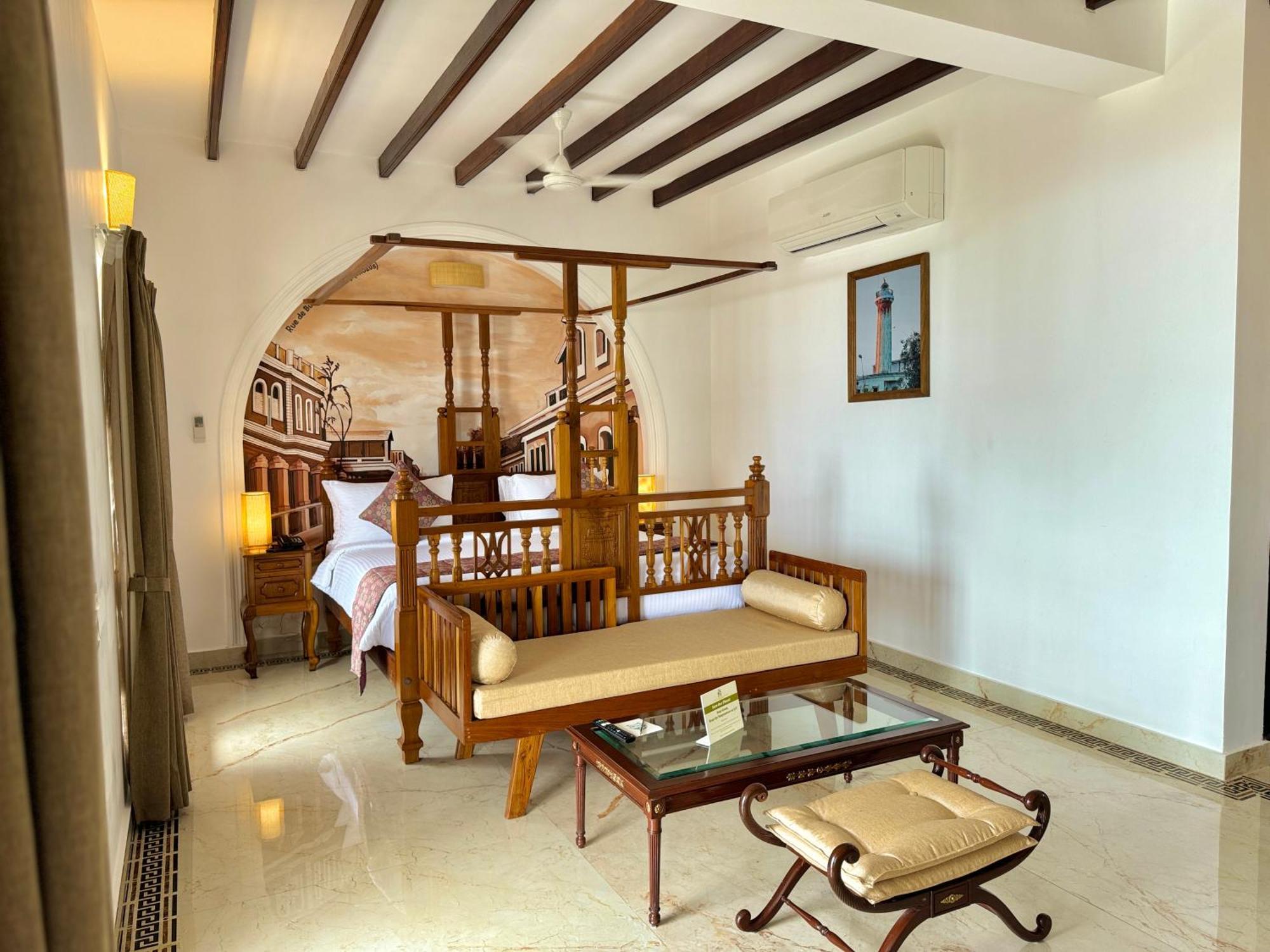 La Plage Seaview Suites Pondicherry Dış mekan fotoğraf