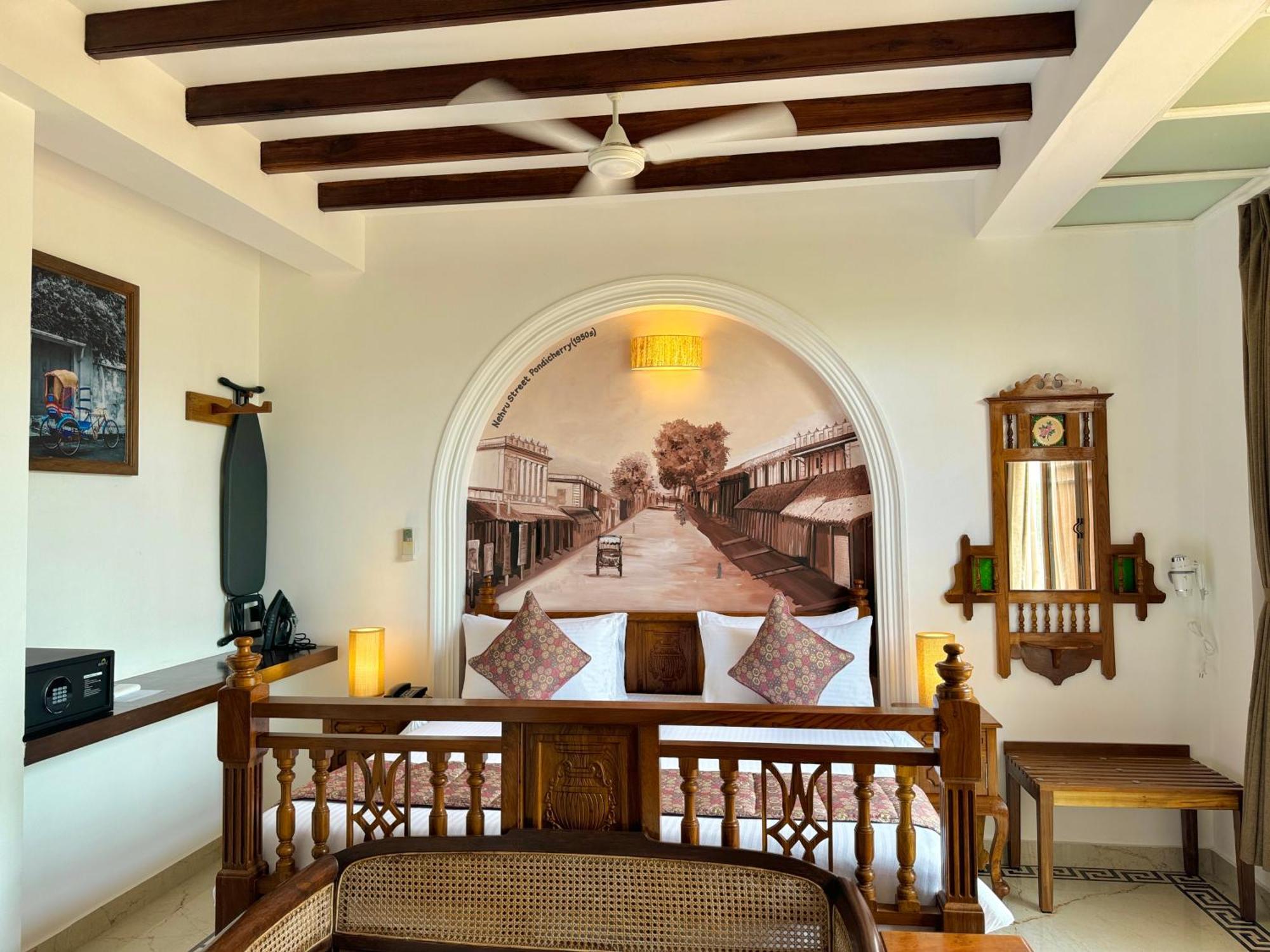 La Plage Seaview Suites Pondicherry Dış mekan fotoğraf