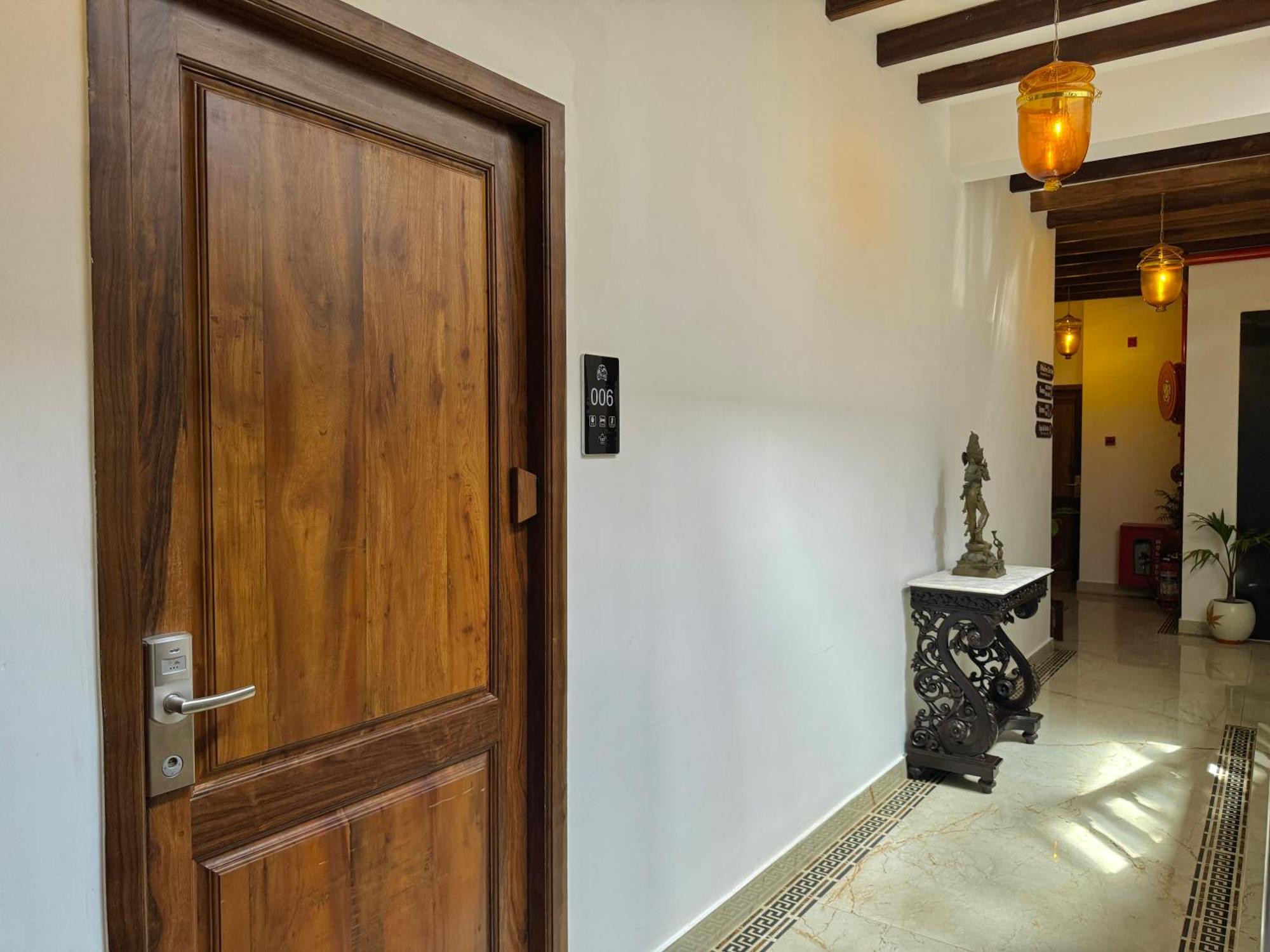 La Plage Seaview Suites Pondicherry Dış mekan fotoğraf