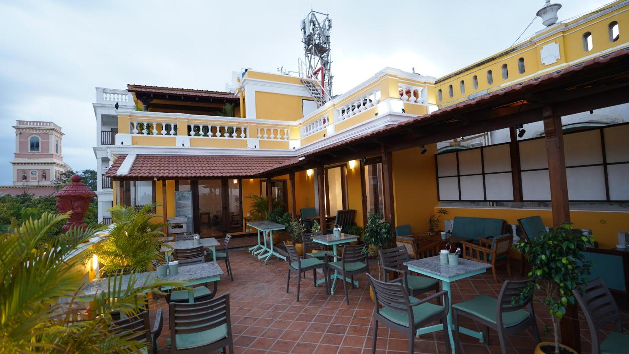 La Plage Seaview Suites Pondicherry Dış mekan fotoğraf