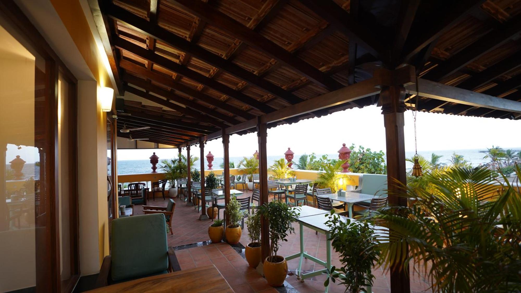La Plage Seaview Suites Pondicherry Dış mekan fotoğraf